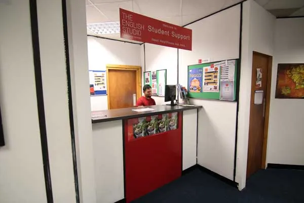 The English Studio, instalaciones en Dublín (3)