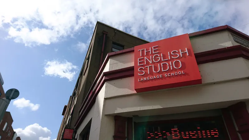 The English Studio, instalaciones en Dublín (7)